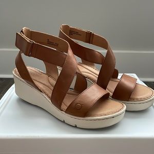 Born sandals
